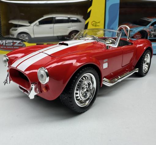 Метална кола с отварящи се врати капаци светлини и звуци Ford Shelby Cobra 427 1:24 — снимка 4