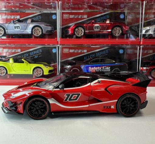 Метална кола с отварящи се врати капаци светлини и звуци Ferrari FXX K Corse Clienti 1:24 — снимка 3