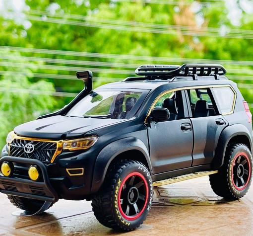Метален Джип с отварящи се врати капаци светлини и звуци Toyota Prado SUV 1:24
