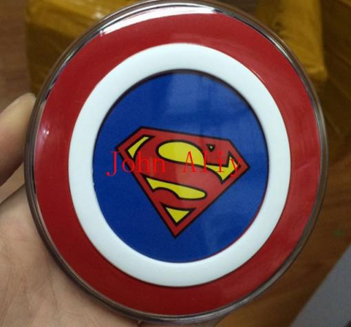 Универсално зарядно за безжично захранване / Wireless Charger - Superman