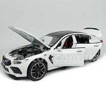 Метална кола с отварящи се врати капаци светлини и звуци BMW M8 Manhart MH8 800 1:24 - бял / черен