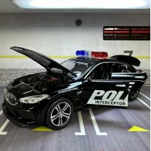Метална кола с отварящи се врати капаци светлини и звуци BMW M8 POLICE 1:32