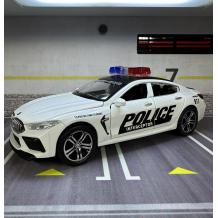 Метална кола с отварящи се врати капаци светлини и звуци BMW M8 POLICE 1:32