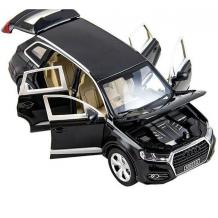Метална кола с отварящи се врати капаци светлини и звуци Audi Q7 1:24