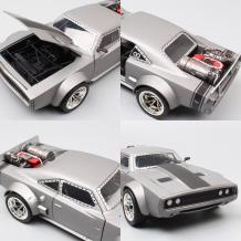 Метална кола с отварящи се врати капаци светлини и звуци  Dodge Charger Ice F8 1:32