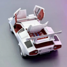 Метална кола с отварящи се врати светлини и звуци Lamborghini Countach LP500S 1:24