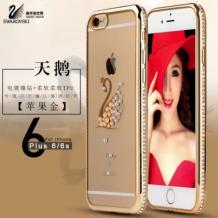 Луксозен силиконов калъф / гръб / TPU с камъни за Apple iPhone 6 Plus / iPhone 6S Plus - прозрачен със златист кант / лебед